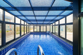 Play here too Pool villa